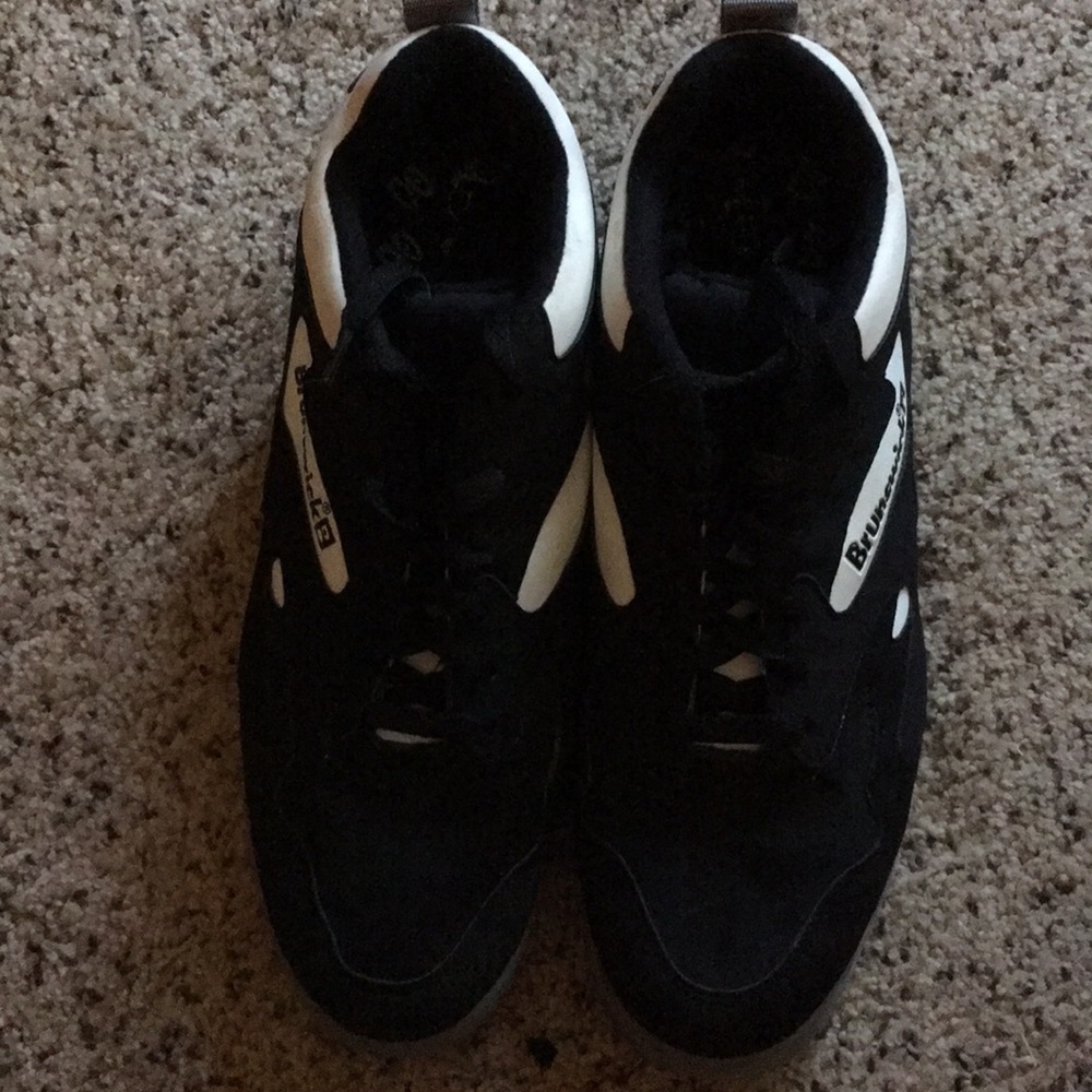 Brunswick men’s bowling shoes size 11